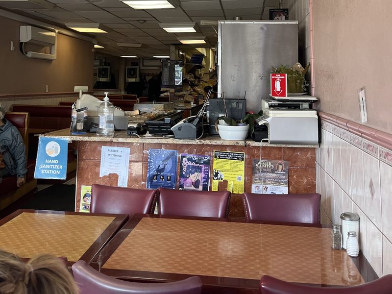 Tommy's Family Restaurant food